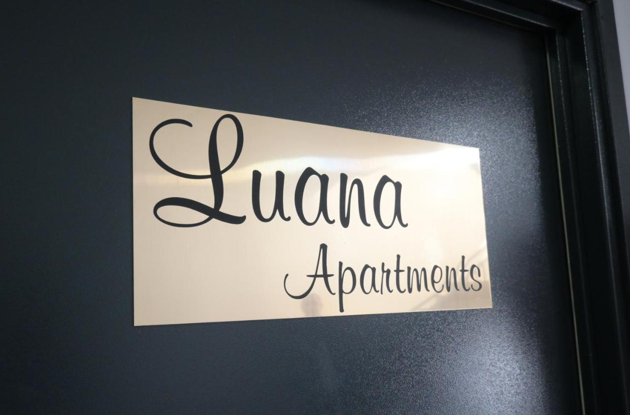 Luana Airport Apartments #3 Otopeni Luaran gambar