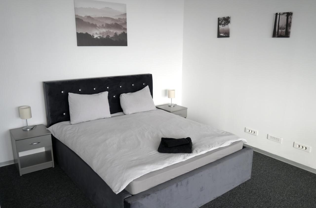 Luana Airport Apartments #3 Otopeni Luaran gambar