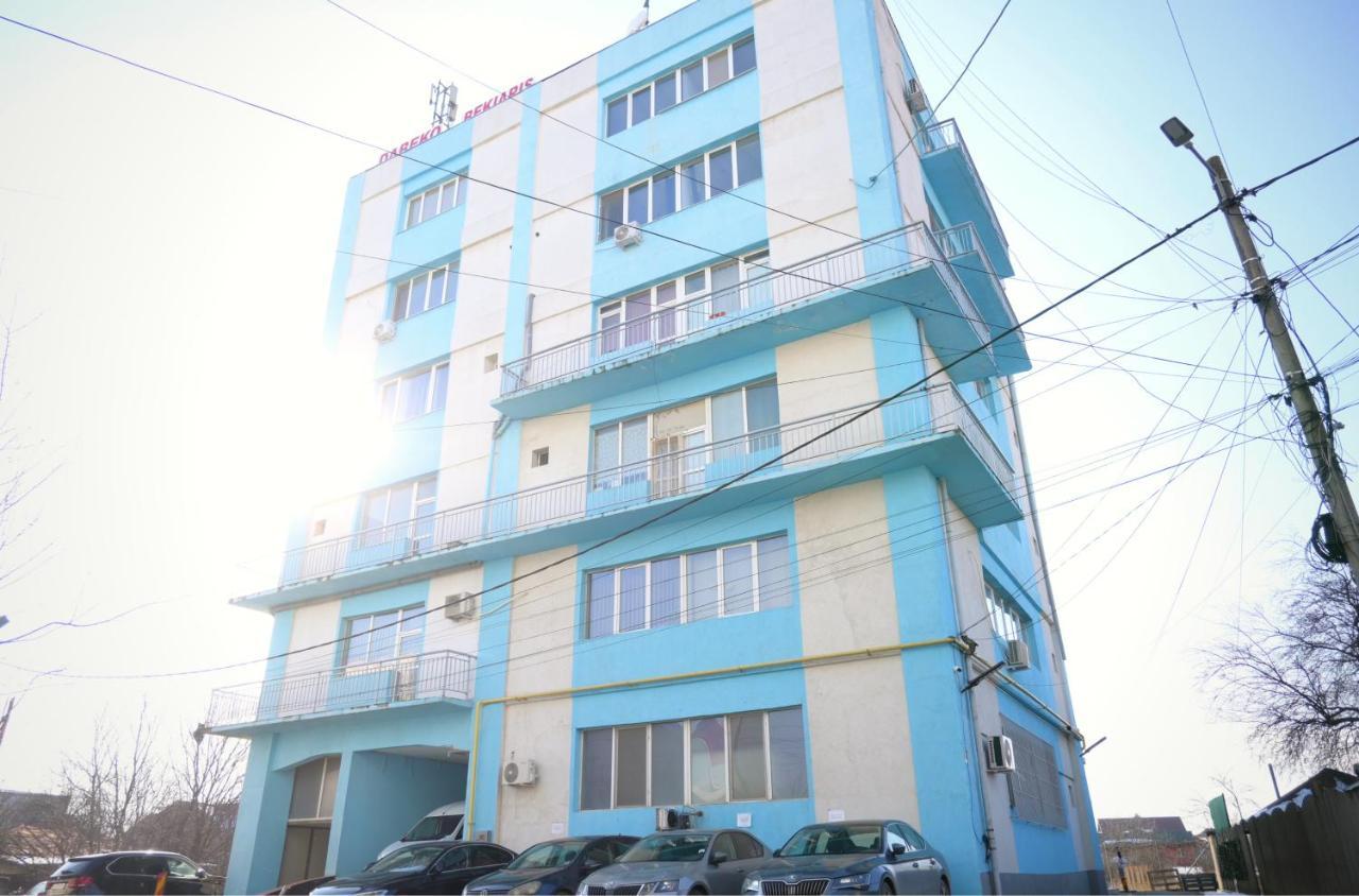 Luana Airport Apartments #3 Otopeni Luaran gambar